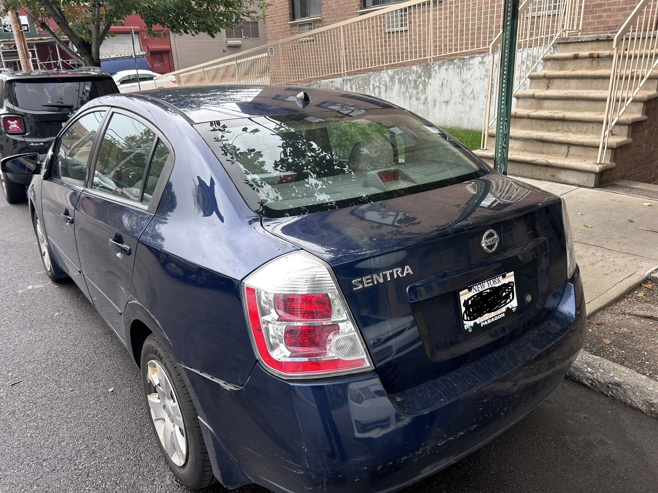 Used 2009 Nissan Sentra 2.0 FE+ w/ ABS Pkg FWD image 6
