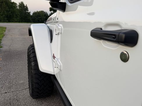 Used 2022 Jeep Gladiator Rubicon w/ LED Lighting Group AWD/4WD image 20