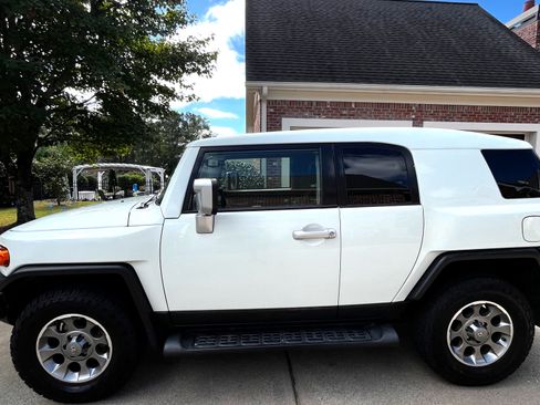 Used 2013 Toyota FJ Cruiser 4WD image 1