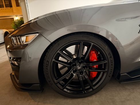 Used 2021 Ford Mustang Shelby GT500 w/ Technology Package image 17