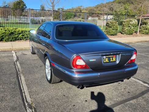 Used 2004 Jaguar XJ8 RWD image 5
