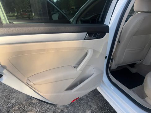 Used 2012 Volkswagen Passat 2.5 SE image 23