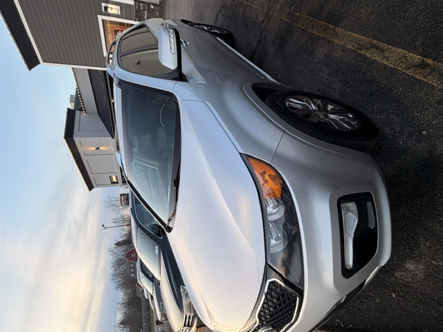 Used 2013 Kia Sorento SX w/ SX Premium Pkg AWD/4WD image 2