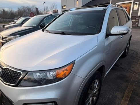 Used 2013 Kia Sorento SX w/ SX Premium Pkg AWD/4WD image 2