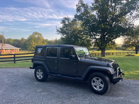 Used 2016 Jeep Wrangler Unlimited Sport w/ Quick Order Package 24S AWD/4WD image 1
