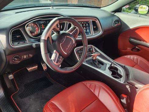 Used 2018 Dodge Challenger SRT Hellcat image 8