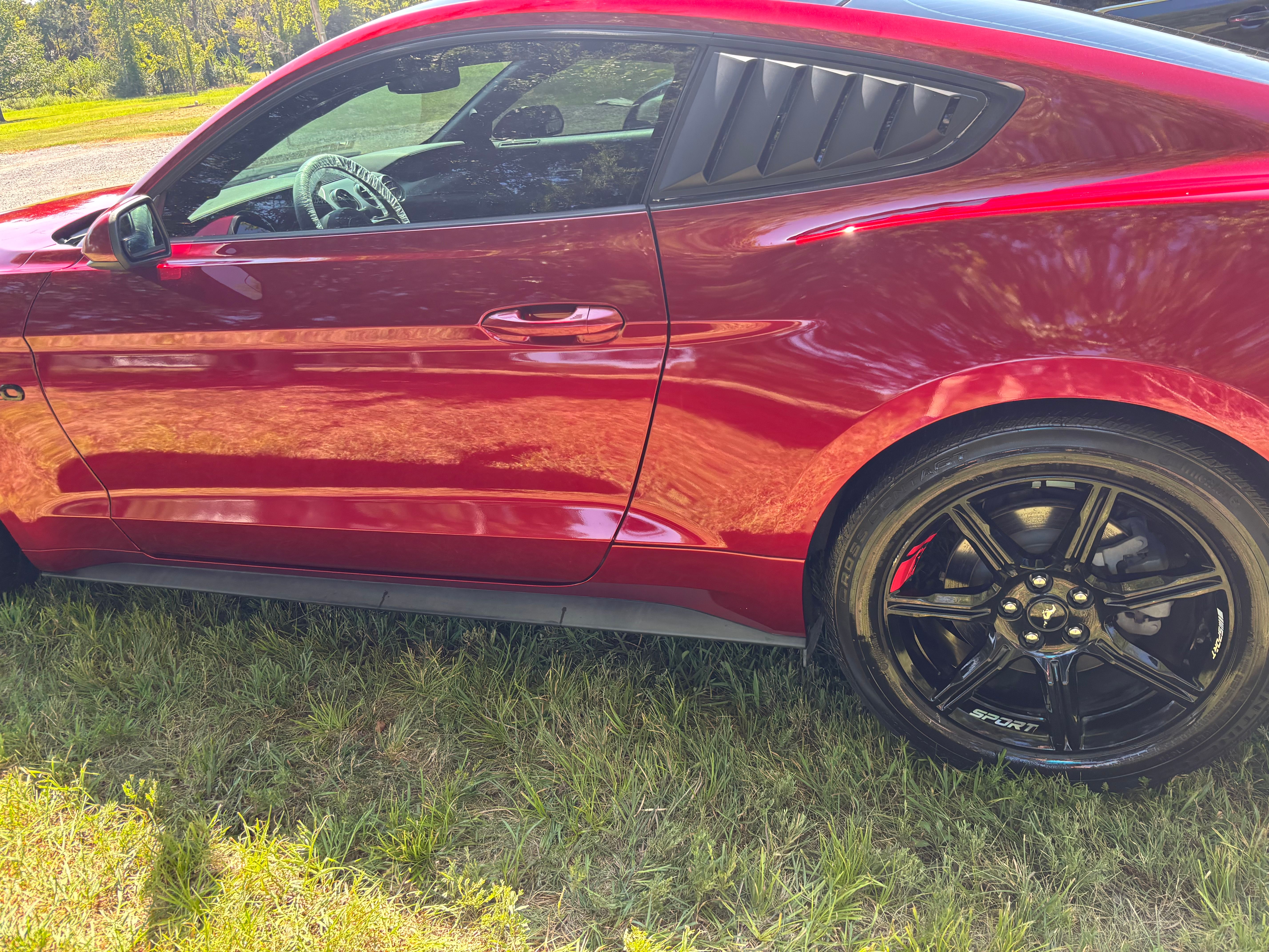 Used 2019 Ford Mustang GT w/ Black Accent Package RWD image 6