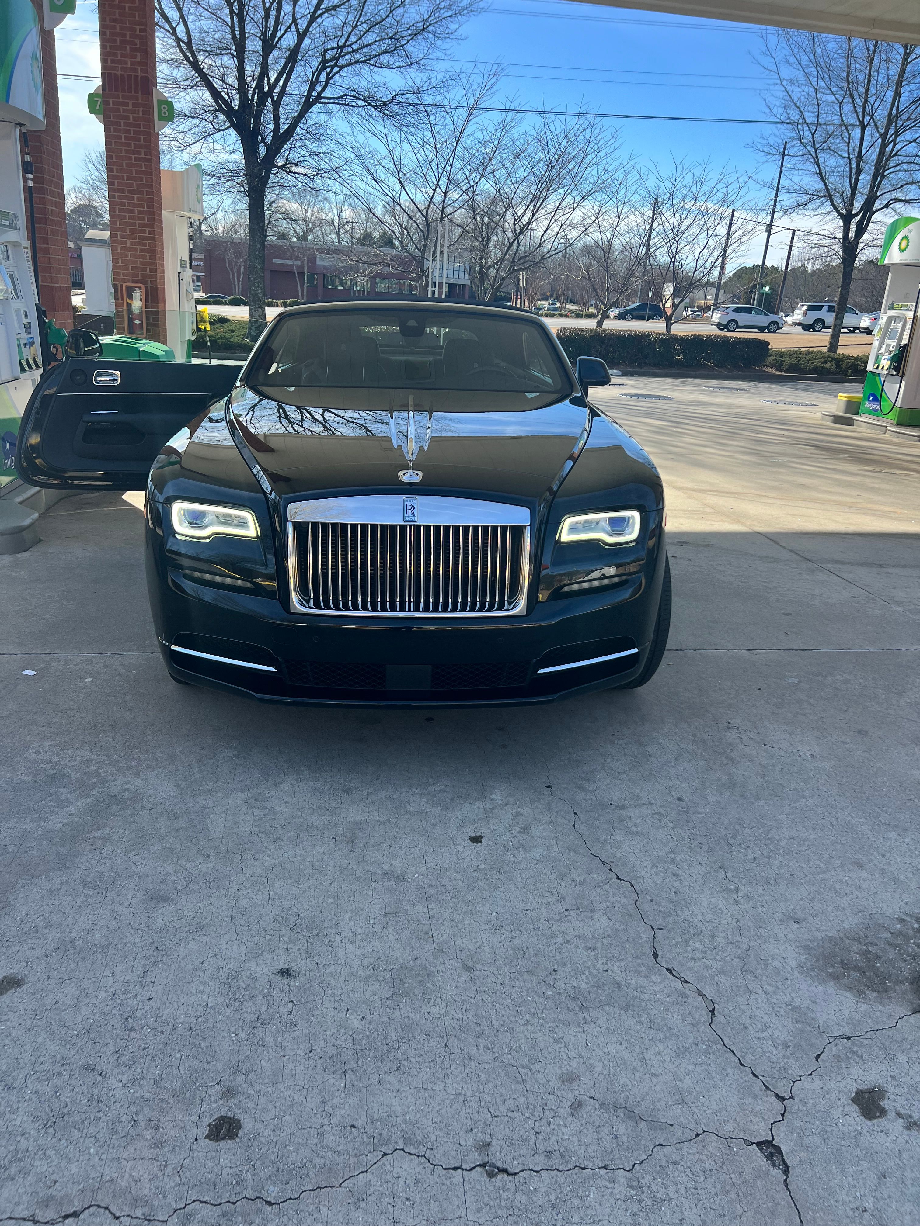 Used 2016 Rolls-Royce Dawn RWD image 10