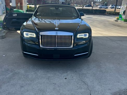 Used 2016 Rolls-Royce Dawn image 10