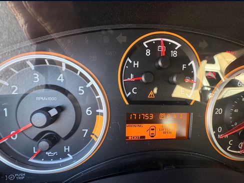 Used 2013 Nissan Armada SV w/ Driver Pkg image 7