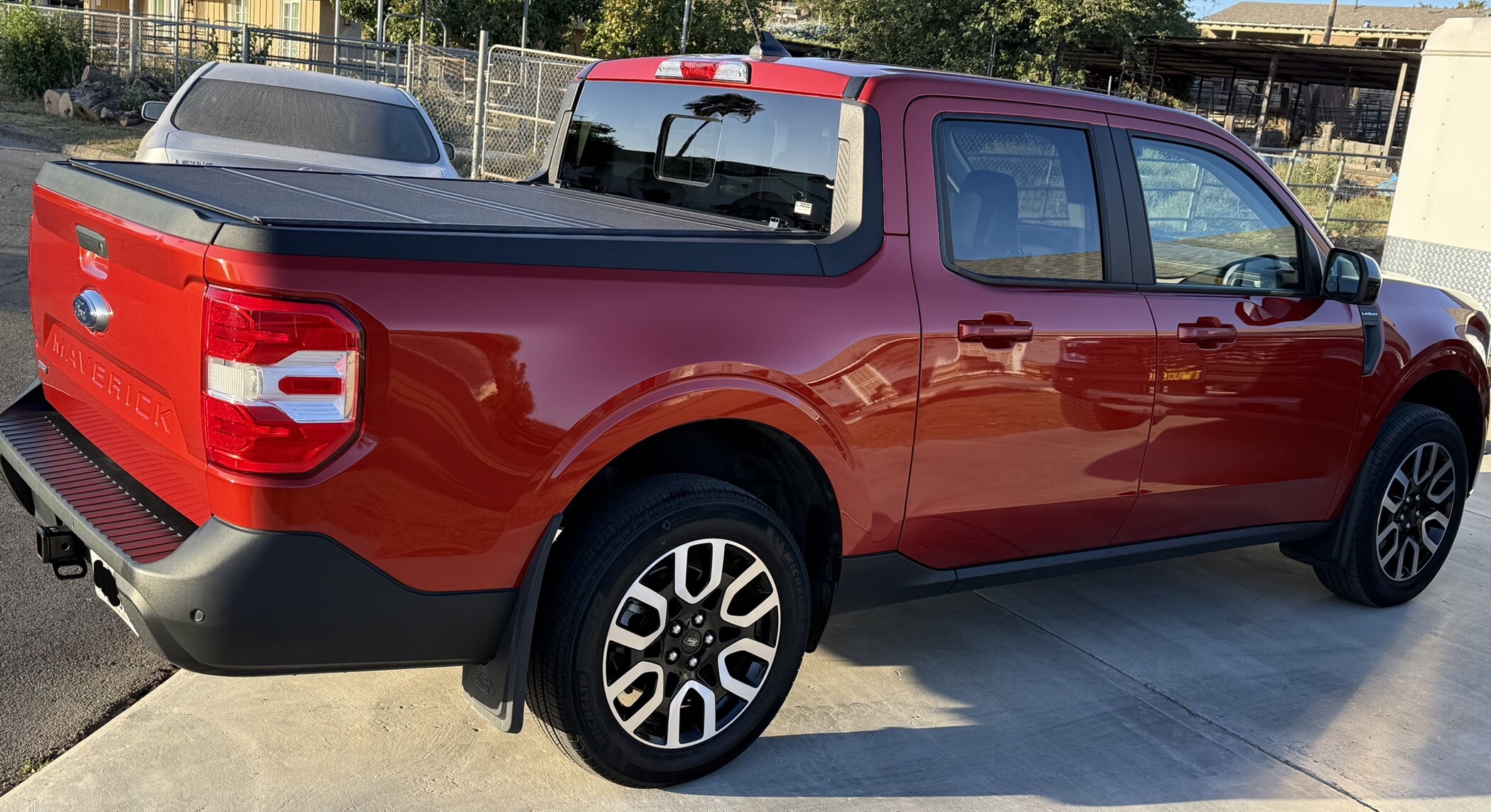 Used 2024 Ford Maverick Lariat FWD image 11