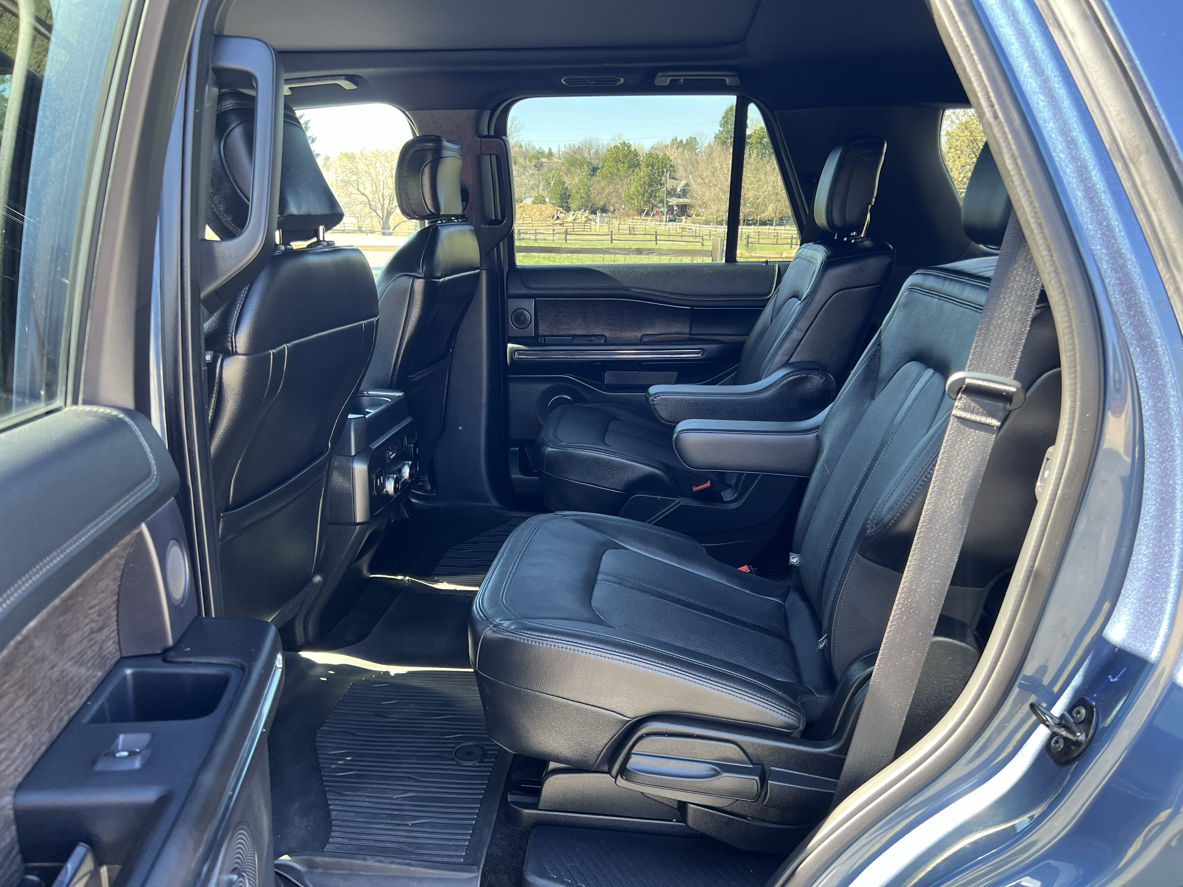 Used 2018 Ford Expedition Limited w/ Equipment Group 302A AWD/4WD image 18
