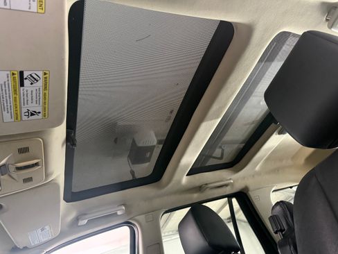 Used 2011 Land Rover LR2 HSE image 11