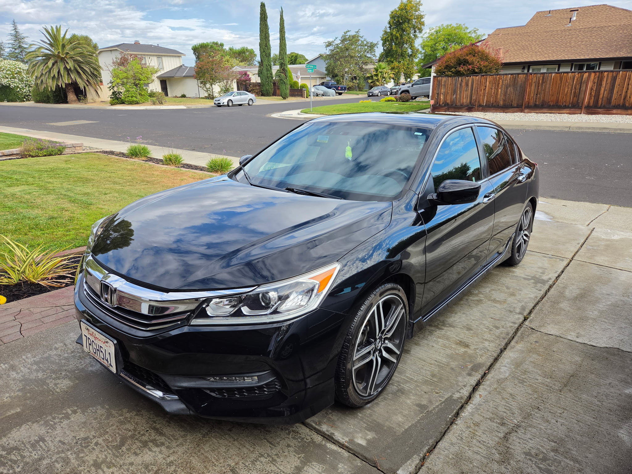 Used 2016 Honda Accord Sport image 1