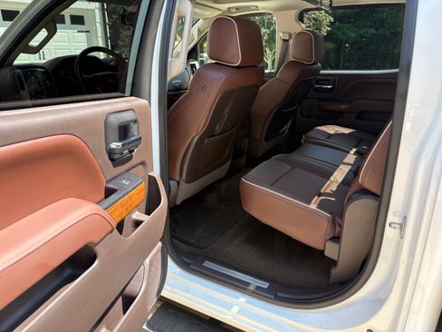 Used 2015 Chevrolet Silverado 2500 High Country AWD/4WD image 15