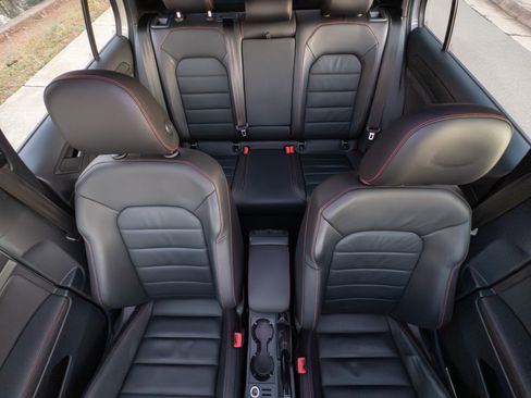 Used 2019 Volkswagen GTI SE image 18