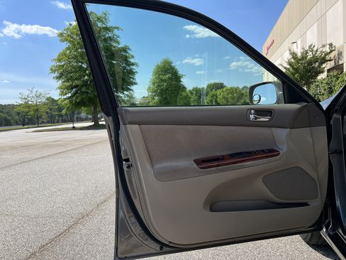 Used 2002 Toyota Camry XLE image 24