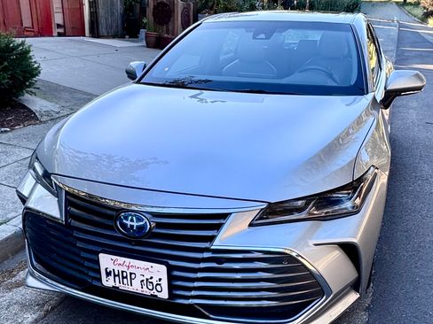 Used 2021 Toyota Avalon Limited w/ Advanced Safety Package image 1