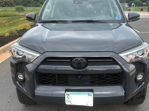 Used 2024 Toyota 4Runner SR5 Premium w/ Moonroof Package AWD/4WD image 8