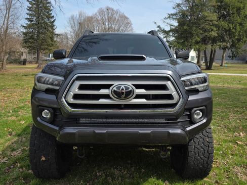 Used 2021 Toyota Tacoma Limited image 5