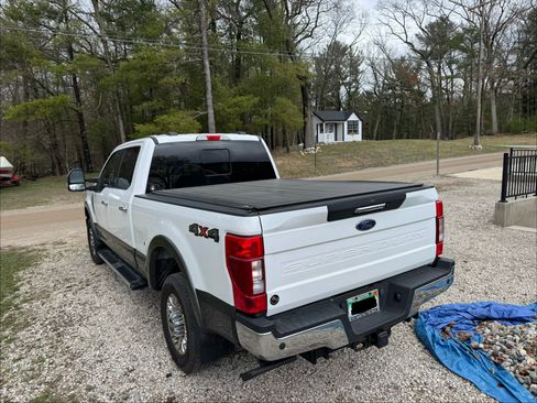 Used 2020 Ford F350 Lariat w/ Chrome Package image 2