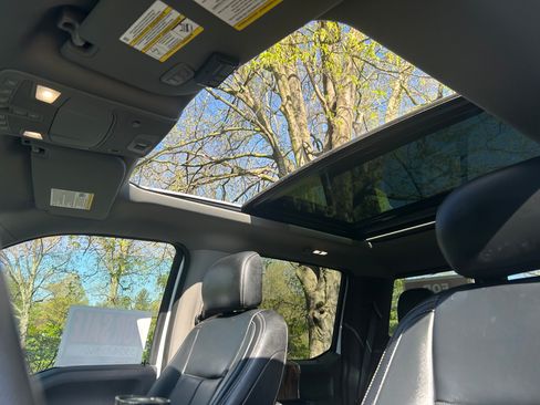 Used 2019 Ford F150 Lariat w/ Equipment Group 501A Mid AWD/4WD image 27