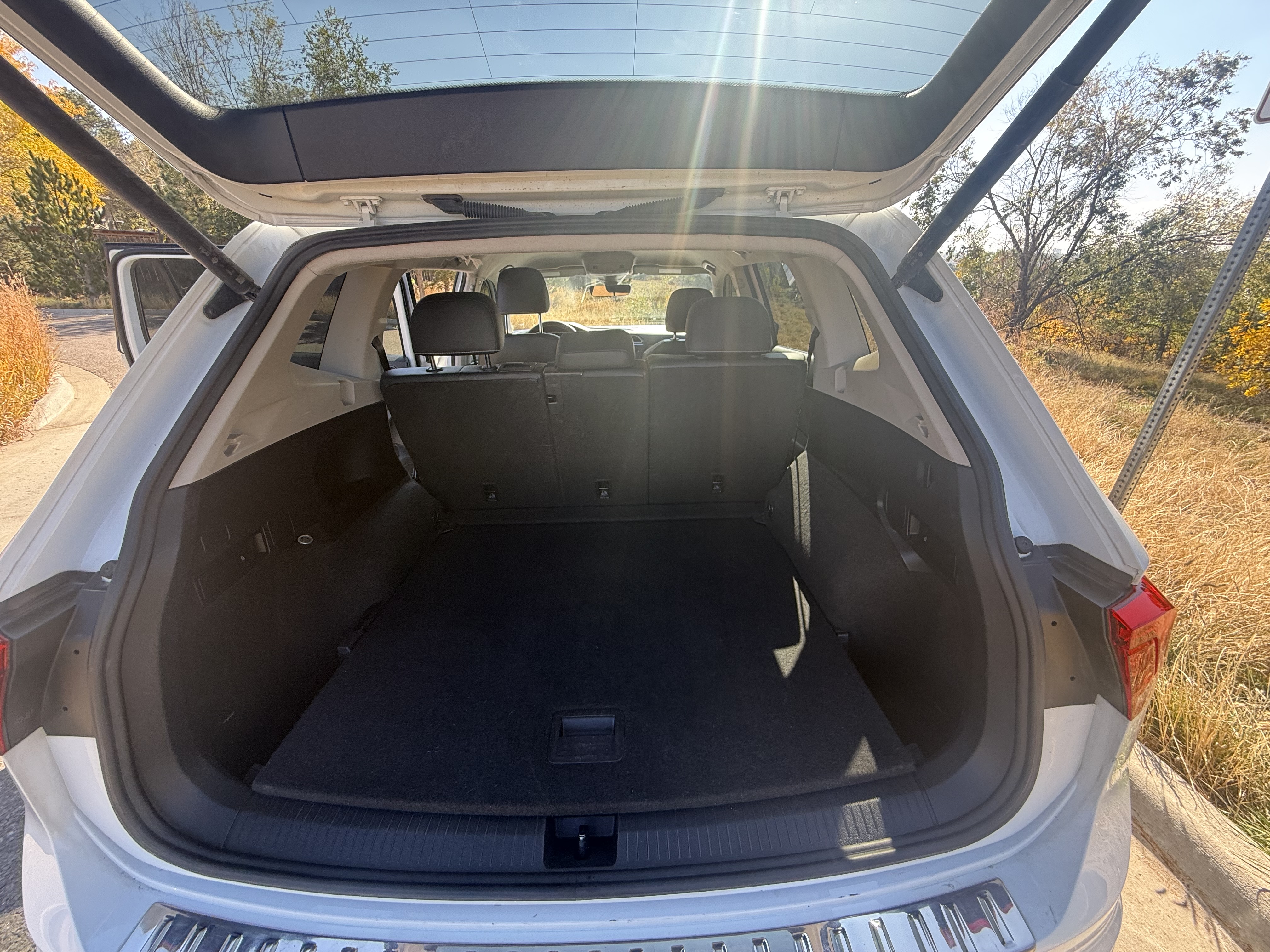 Used 2022 Volkswagen Tiguan SE AWD/4WD image 15