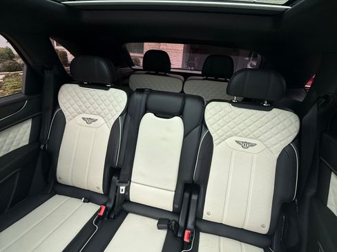 Used 2021 Bentley Bentayga image 5