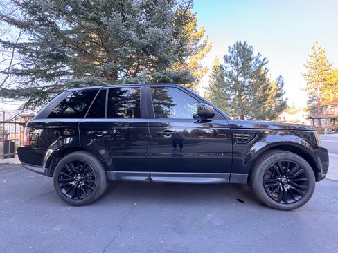 Used 2012 Land Rover Range Rover Sport HSE image 2