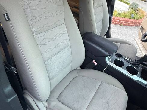 Used 2014 Ford Explorer XLT image 12