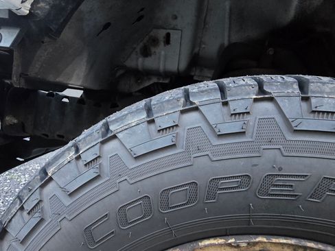 Used 2017 Ford E-450 and Econoline 450 Super Duty image 25