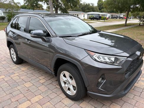 Used 2021 Toyota RAV4 XLE image 2