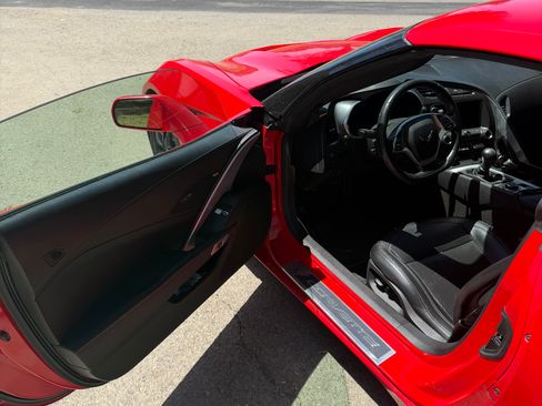Used 2017 Chevrolet Corvette Stingray Coupe w/ Carbon Flash Badge Package RWD image 27