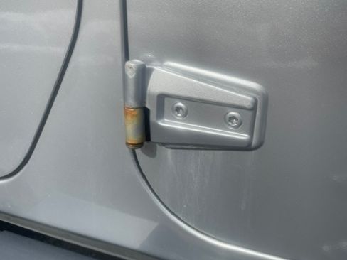 Used 2013 Jeep Wrangler Unlimited Sahara image 11