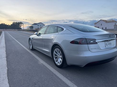 Used 2018 Tesla Model S 75D image 5