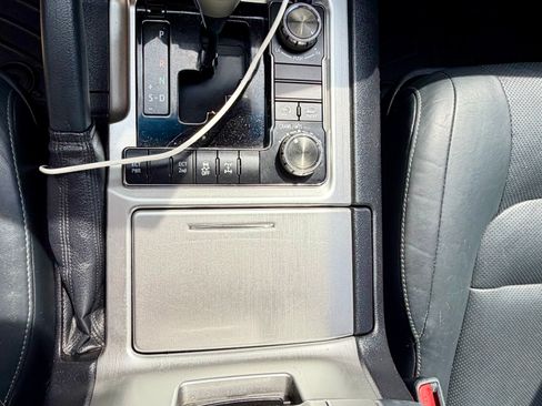 Used 2016 Toyota Land Cruiser AWD/4WD image 20