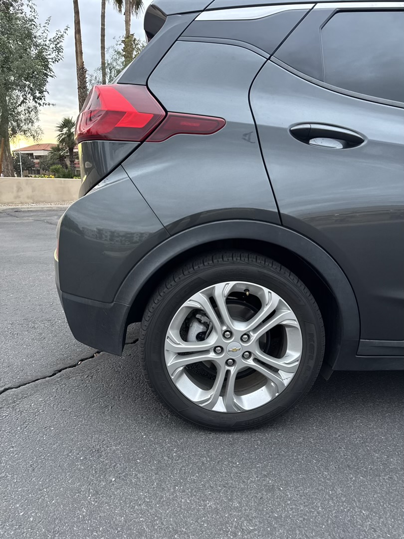 Used 2020 Chevrolet Bolt LT FWD image 13