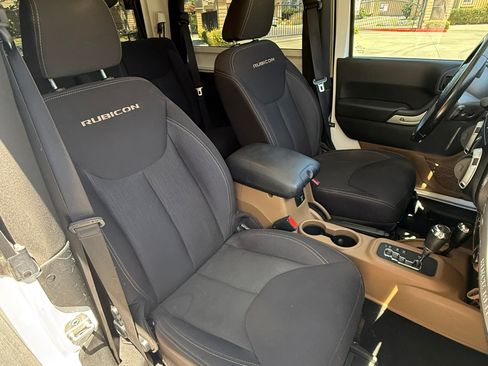 Used 2014 Jeep Wrangler Rubicon AWD/4WD image 11