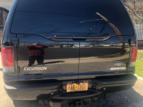 Used 2003 Ford Excursion Limited AWD/4WD image 4