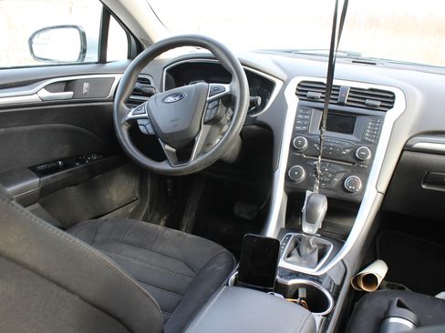 Used 2014 Ford Fusion SE image 21