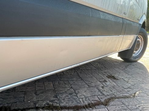 Used 2015 Mercedes-Benz Sprinter 2500 image 31