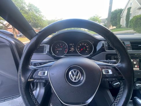 Used 2015 Volkswagen Jetta Sport image 11