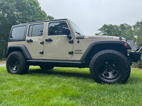 Used 2017 Jeep Wrangler Unlimited Sport w/ Connectivity Group image 1