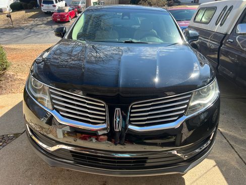 Used 2018 Lincoln MKX Reserve w/ Driver Assistance Package image 2