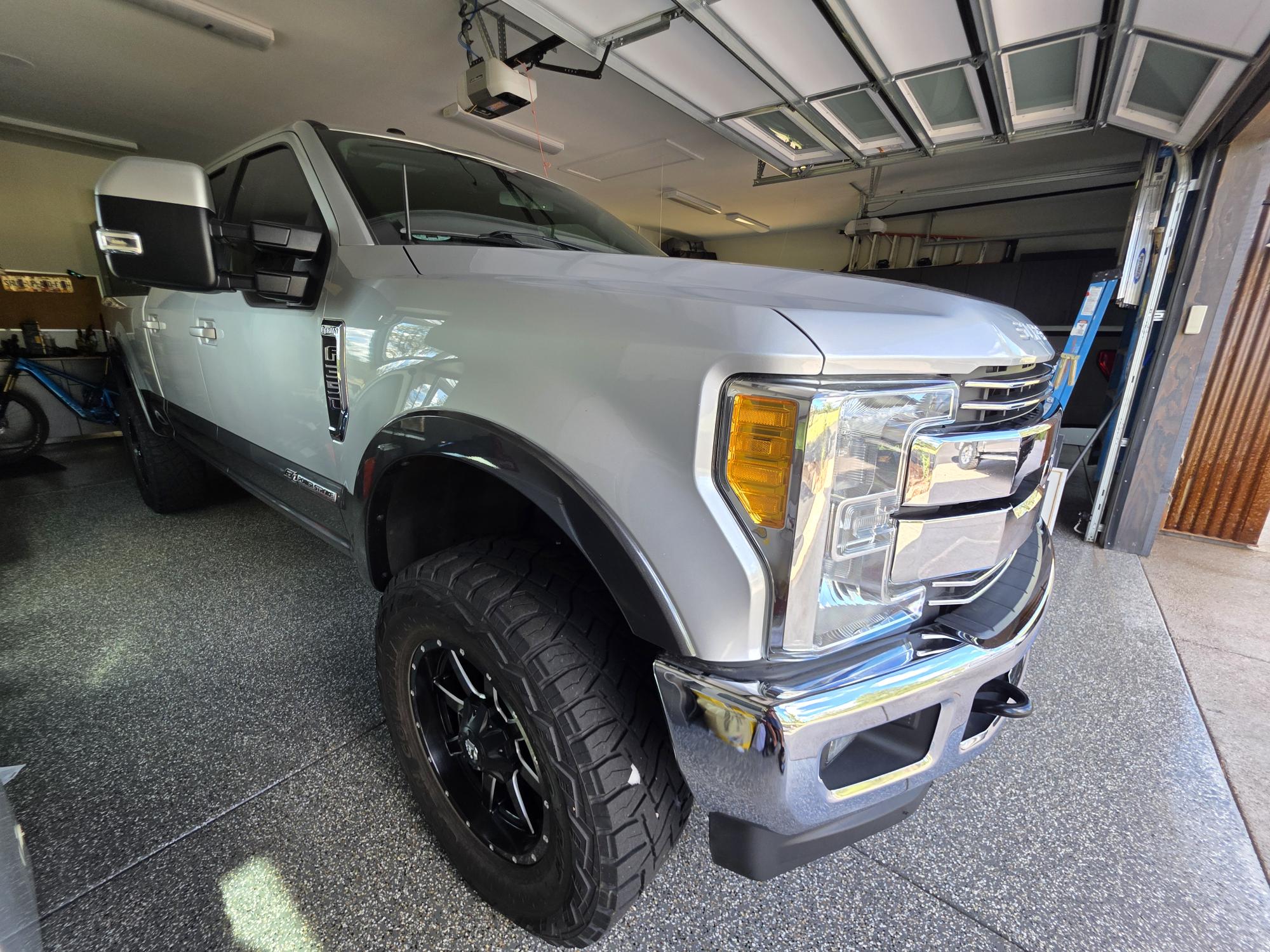 Used 2017 Ford F350 Lariat w/ Lariat Value Package AWD/4WD image 1