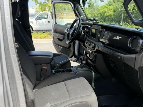 Used 2020 Jeep Wrangler Unlimited Sport image 10