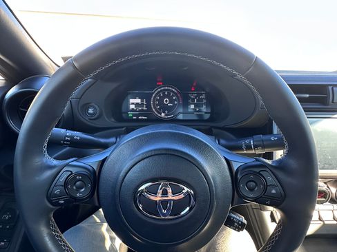 Used 2024 Toyota GR86 Premium image 16