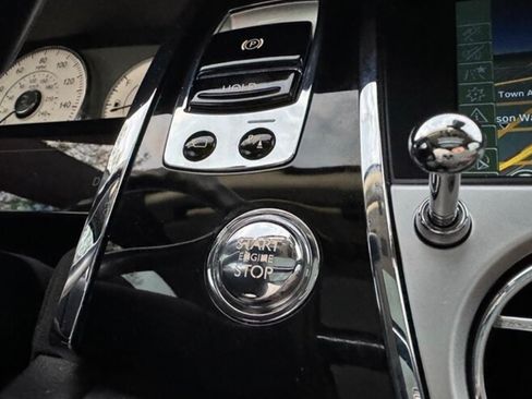 Used 2011 Rolls-Royce Ghost image 23