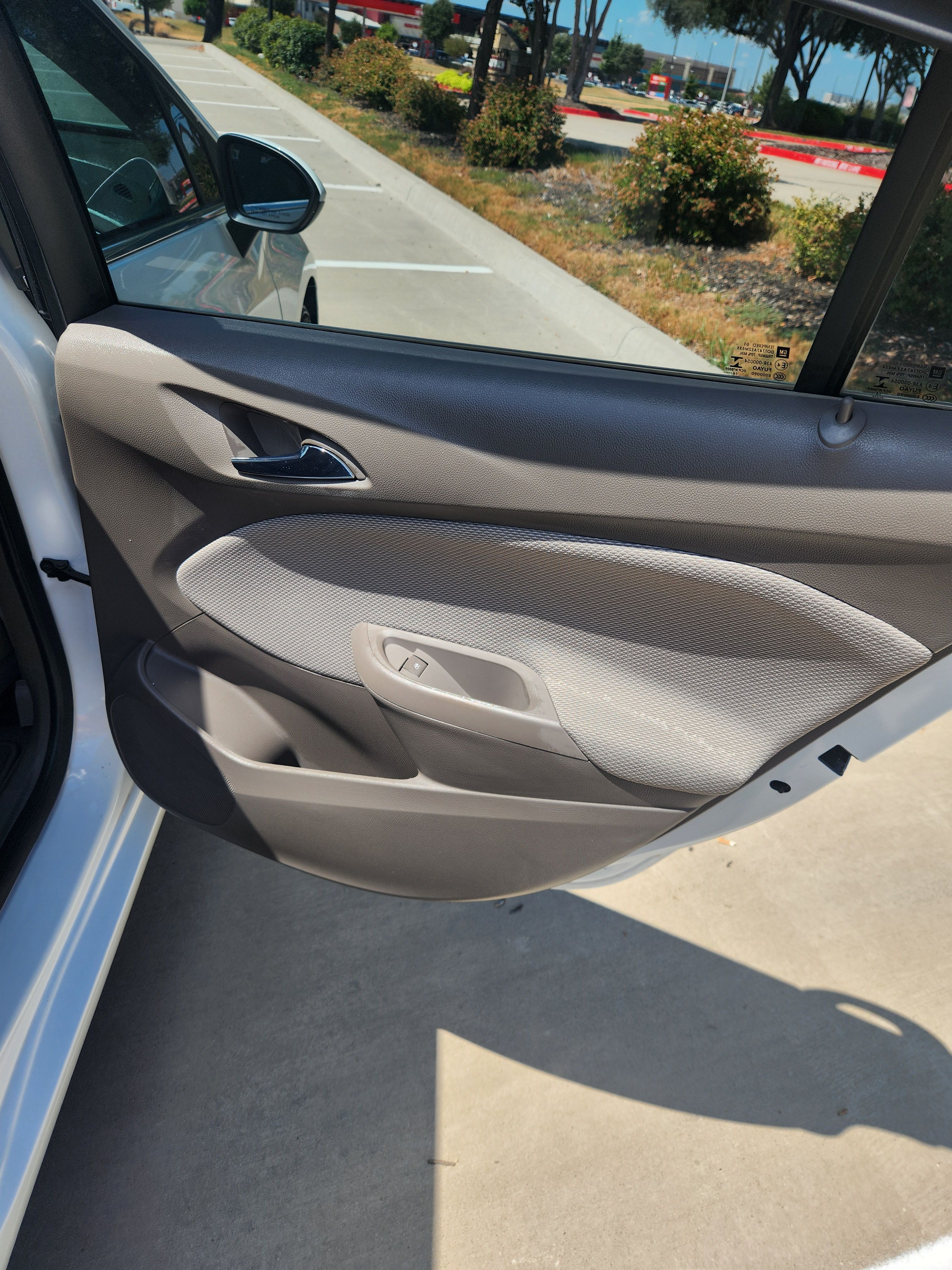 Used 2017 Chevrolet Cruze LT FWD image 30