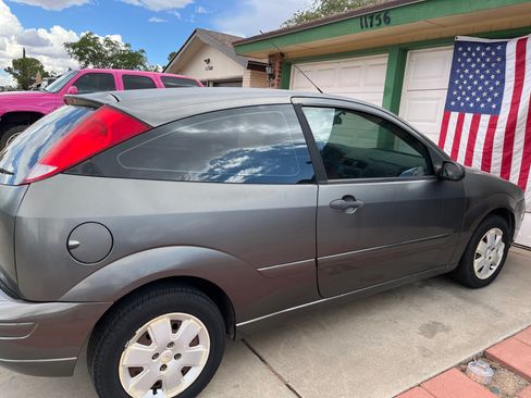 Used 2007 Ford Focus SE FWD image 4
